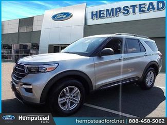 Certified 2022 Ford Explorer XLT w/ Equipment Group 202A image 1