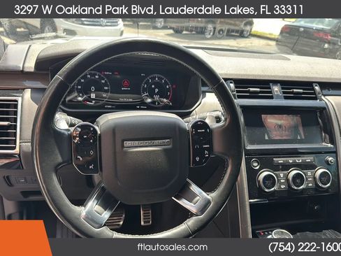 Used 2020 Land Rover Discovery HSE image 54