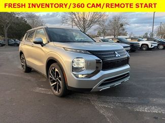 Used 2024 Mitsubishi Outlander SE Black Edition video 1