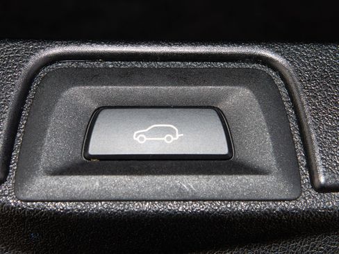 Used 2022 BMW X5 sDrive40i w/ Premium Package image 11