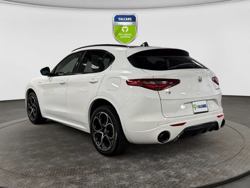 Used 2022 Alfa Romeo Stelvio Veloce AWD/4WD image 3