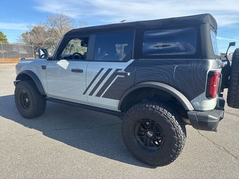 Used 2023 Ford Bronco Badlands image 6