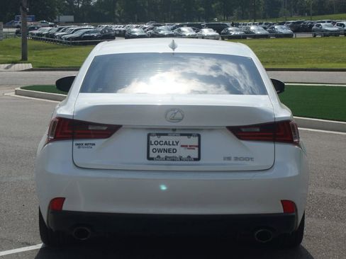 Used 2016 Lexus IS 200t RWD image 3