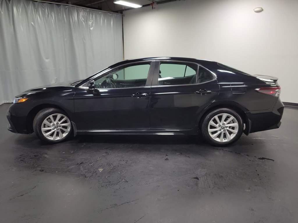Used 2024 Toyota Camry SE FWD image 5