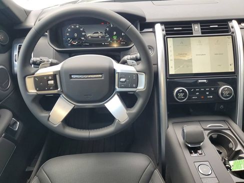 New 2025 Land Rover Discovery S AWD/4WD image 19