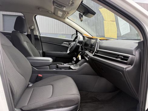 Used 2025 Kia Sportage LX FWD image 12