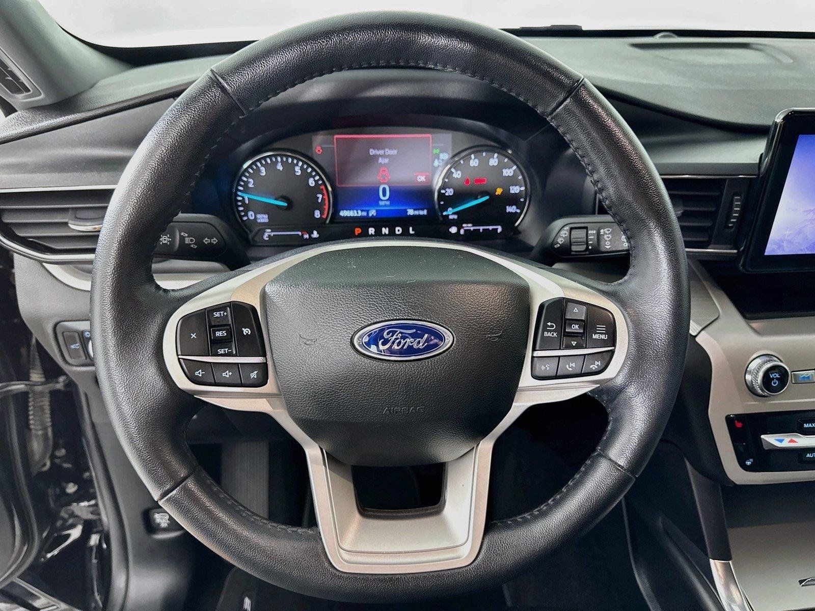 Used 2023 Ford Explorer XLT w/ Equipment Group 202A AWD/4WD image 18