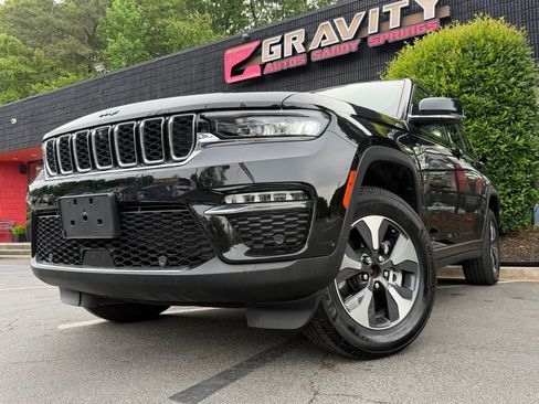 Used 2022 Jeep Grand Cherokee Limited 4xe w/ Luxury Tech Group II AWD/4WD image 2