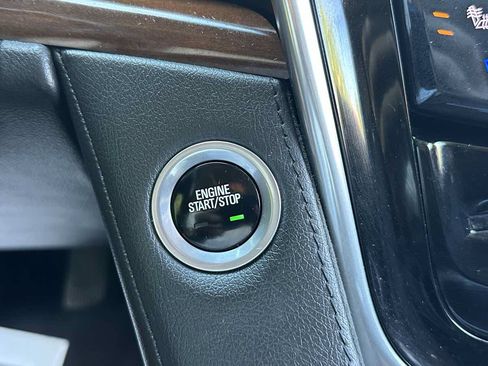 Used 2019 Cadillac Escalade ESV Luxury AWD/4WD image 20