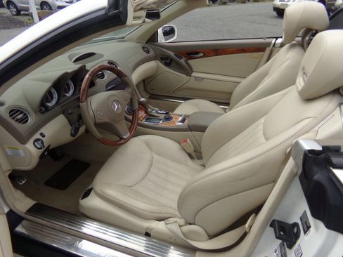 Used 2009 Mercedes-Benz SL 550 image 25