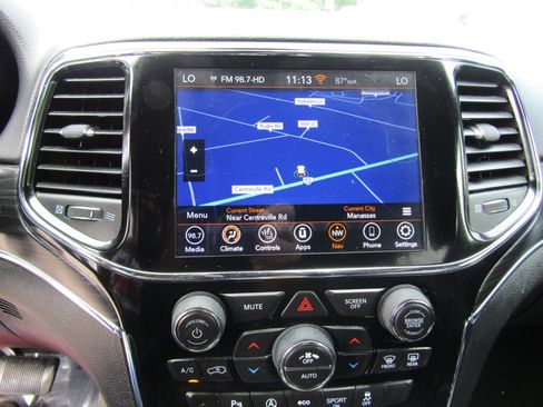 Used 2019 Jeep Grand Cherokee Limited AWD/4WD image 22