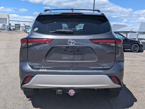 Used 2021 Toyota Highlander Platinum image 6