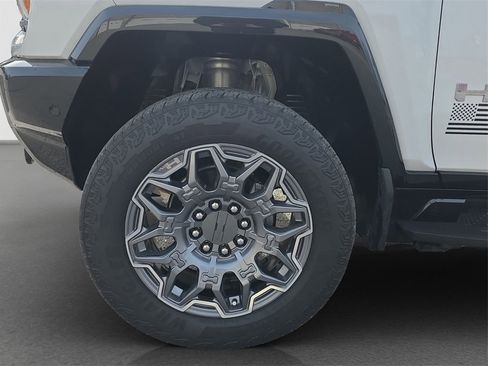 Used 2024 GMC Hummer EV 3X image 4