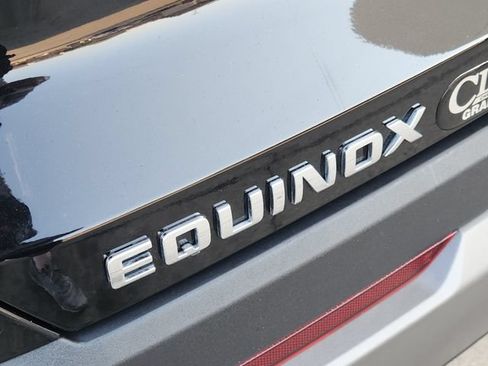 Used 2026 Chevrolet Equinox LT FWD image 9