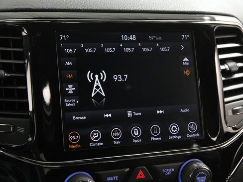 Used 2021 Jeep Grand Cherokee Trailhawk image 9