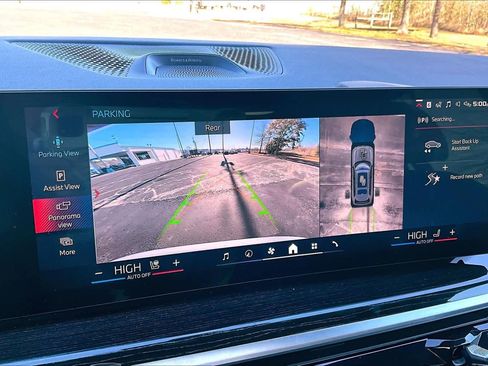 Used 2025 BMW X7 M60i image 29