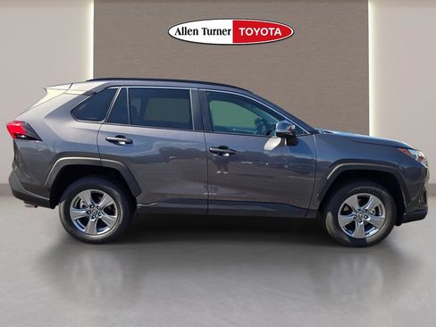Used 2025 Toyota RAV4 XLE FWD image 5