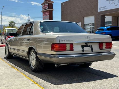 Used 1988 Mercedes-Benz 560 SEL image 7