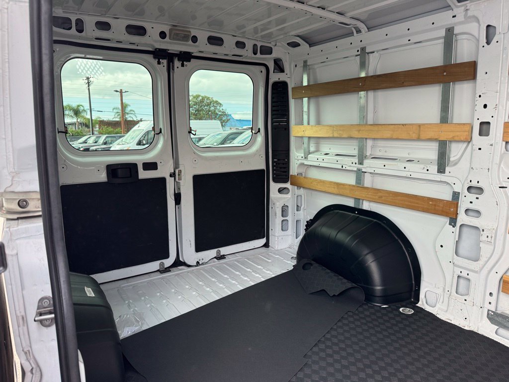 Used 2025 RAM ProMaster 2500 w/ U-Haul Equipment Group FWD image 21