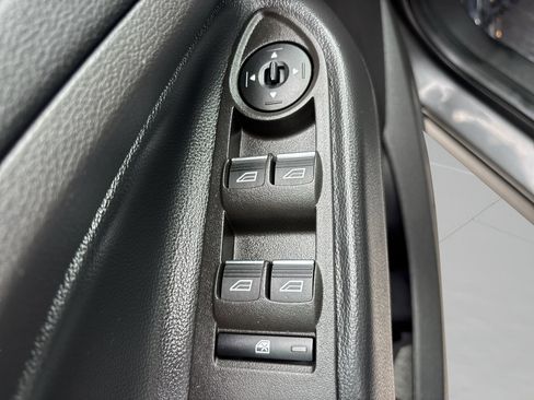 Used 2019 Ford Escape SE image 17