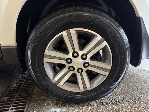 Used 2015 Chevrolet Traverse LT image 10