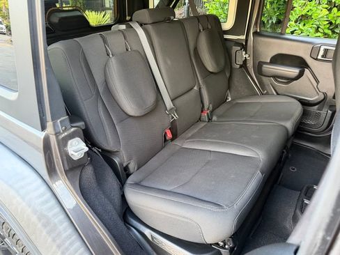 Used 2023 Jeep Wrangler Unlimited AWD/4WD image 41