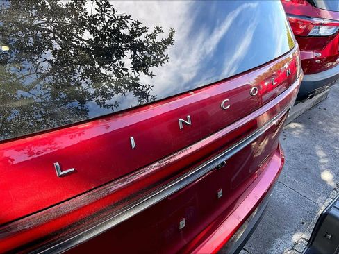 Used 2020 Lincoln Aviator Reserve w/ Equipment Group 201A image 9