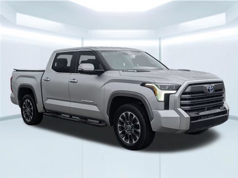 Used 2024 Toyota Tundra Limited AWD/4WD image 8