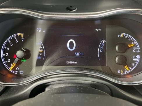 Used 2019 Jeep Grand Cherokee Laredo AWD/4WD image 25