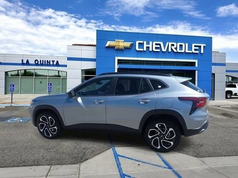 Used 2025 Chevrolet Trax RS w/ Driver Confidence Package FWD image 6