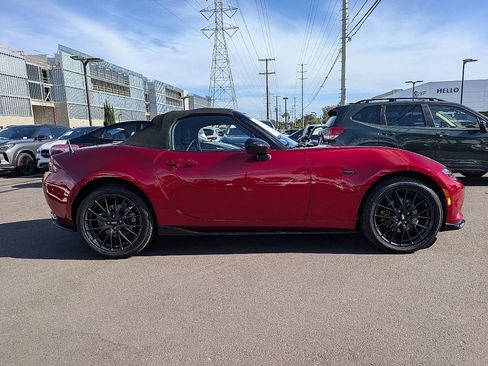 Used 2020 MAZDA MX-5 Miata Club w/ Appearance Package RWD image 11