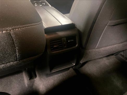 Certified 2023 Nissan Rogue S image 27