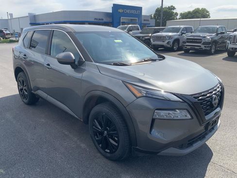Used 2023 Nissan Rogue SV AWD/4WD image 3
