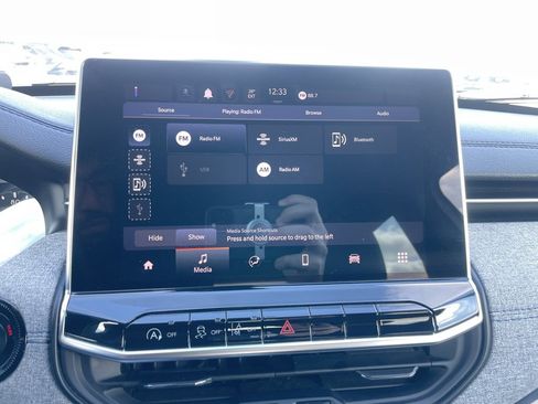 Used 2024 Jeep Compass Latitude image 15