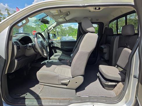 Used 2014 Nissan Frontier SV w/ SV Value Truck Package image 38
