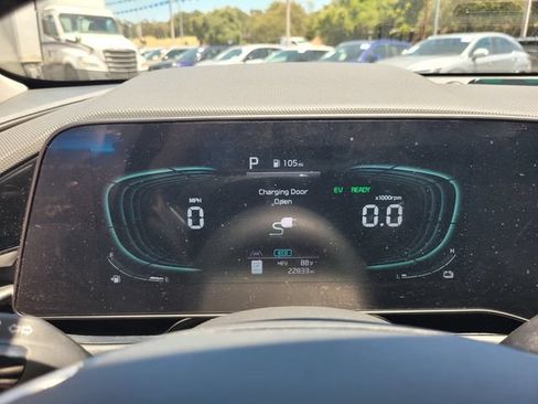 Used 2025 Kia Niro EX FWD image 29