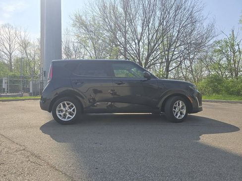 Used 2023 Kia Soul LX w/ LX Technology Package image 15