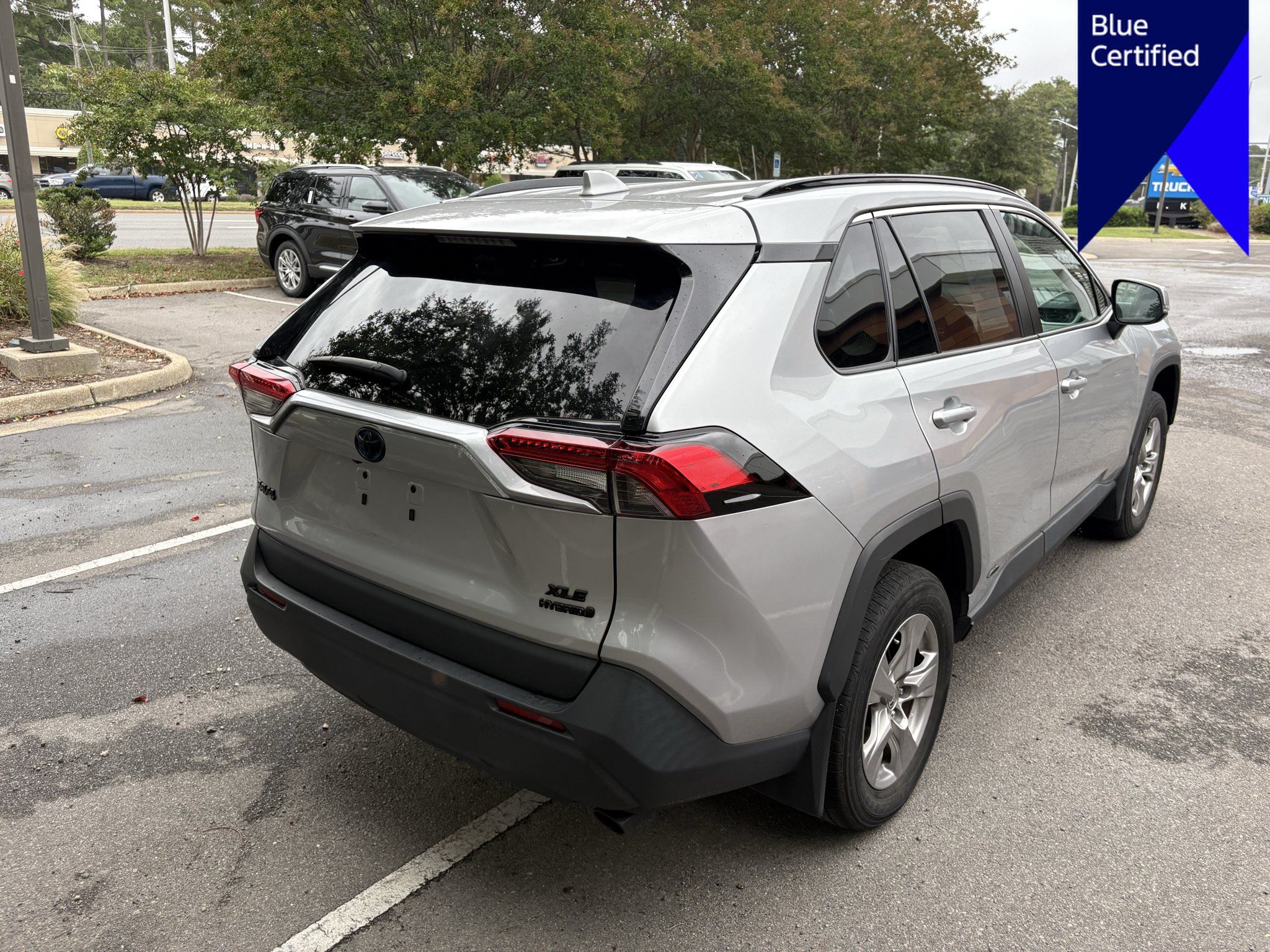 Used 2024 Toyota RAV4 XLE w/ Convenience Package AWD/4WD image 5