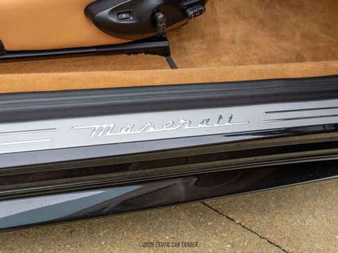 Used 2011 Maserati GranTurismo S RWD image 31