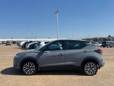 Certified 2024 Nissan Kicks SV FWD image 11