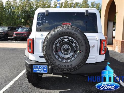 New 2025 Ford Bronco Outer Banks w/ Sasquatch Package image 4