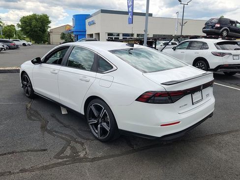 Used 2025 Honda Accord Sport image 4