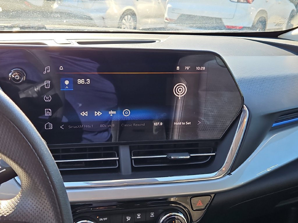 Used 2024 Chevrolet Trax LT FWD image 30