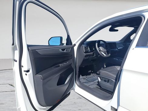 New 2026 Volkswagen Atlas Cross Sport SE AWD/4WD image 26