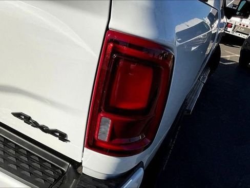 New 2026 RAM 2500 Laramie AWD/4WD image 11