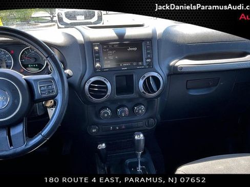 Used 2017 Jeep Wrangler Unlimited Sport w/ Connectivity Group AWD/4WD image 6