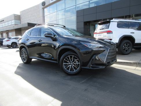 Used 2025 Lexus NX 350h 350h Base w/ Cold Area Package image 13