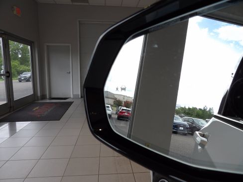 Used 2024 Cadillac XT6 Sport w/ LPO, Floor Liner Package AWD/4WD image 7