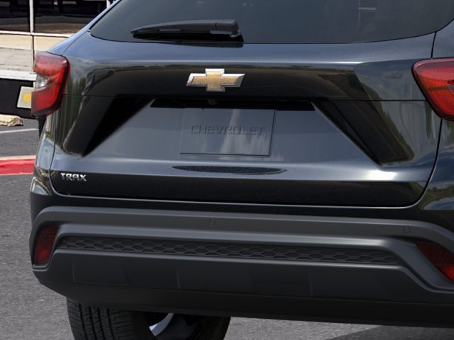 New 2026 Chevrolet Trax LS w/ LS Convenience Package FWD image 14