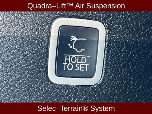 Used 2022 Jeep Wagoneer Series III w/ Flexible Seating Group image 30